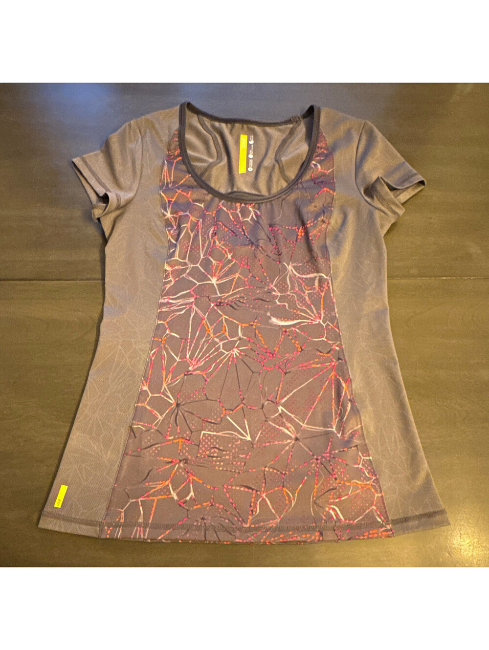 Lolë Women’s Athletic Short Sleeve Scoop Neck Abstract Gray Pink Sz 3 [COPY]